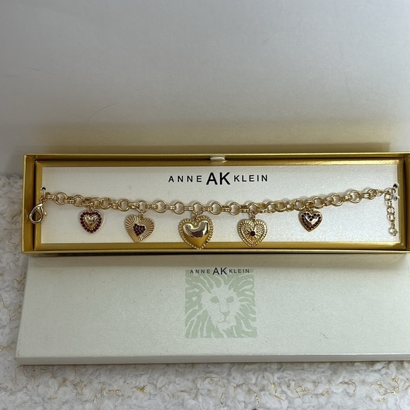 Anne Klein heart chain pendant Bracelet - Picture 3 of 4